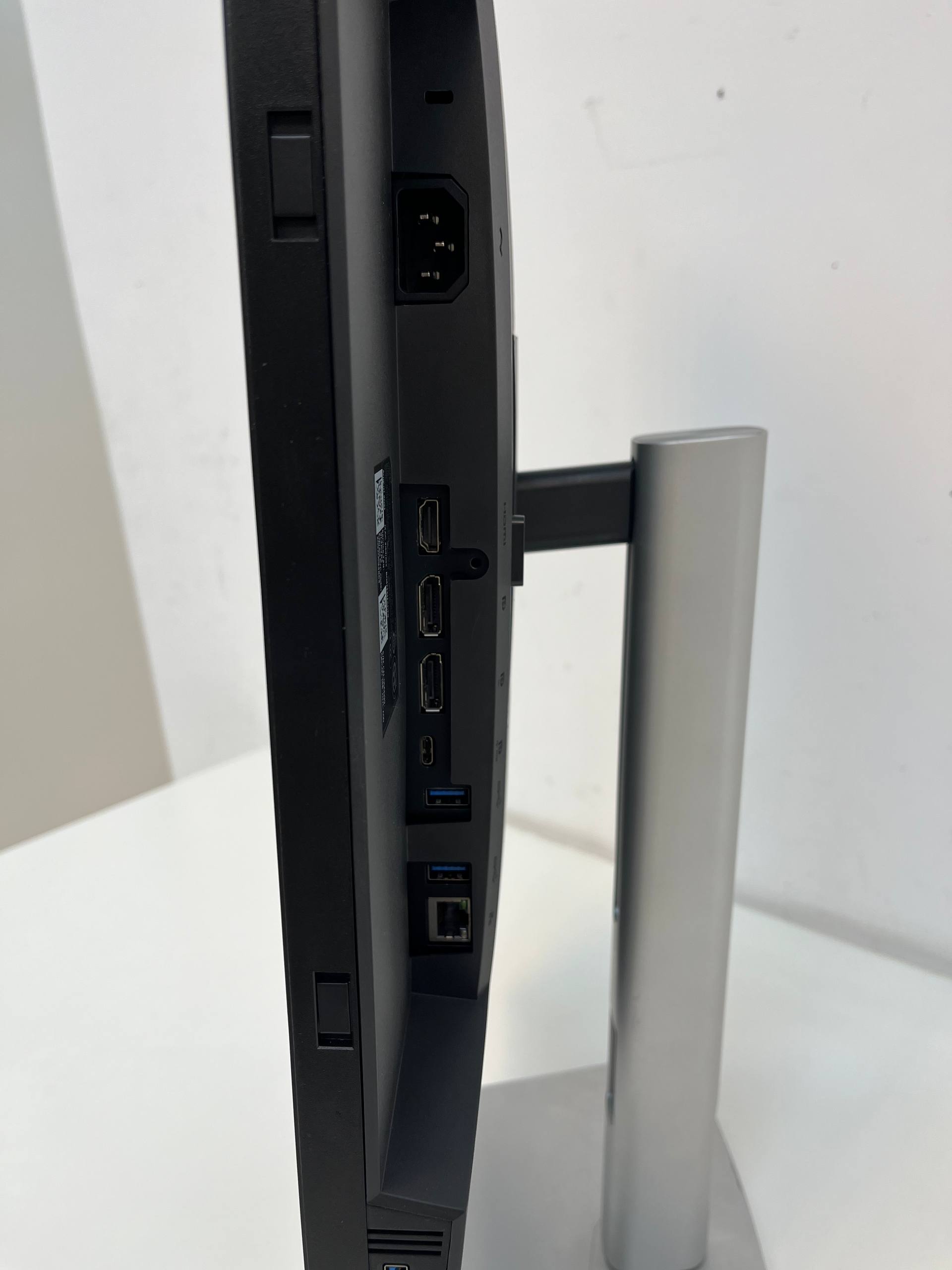 Monitor Dell P2419H Borderless - SuperSale.ae
