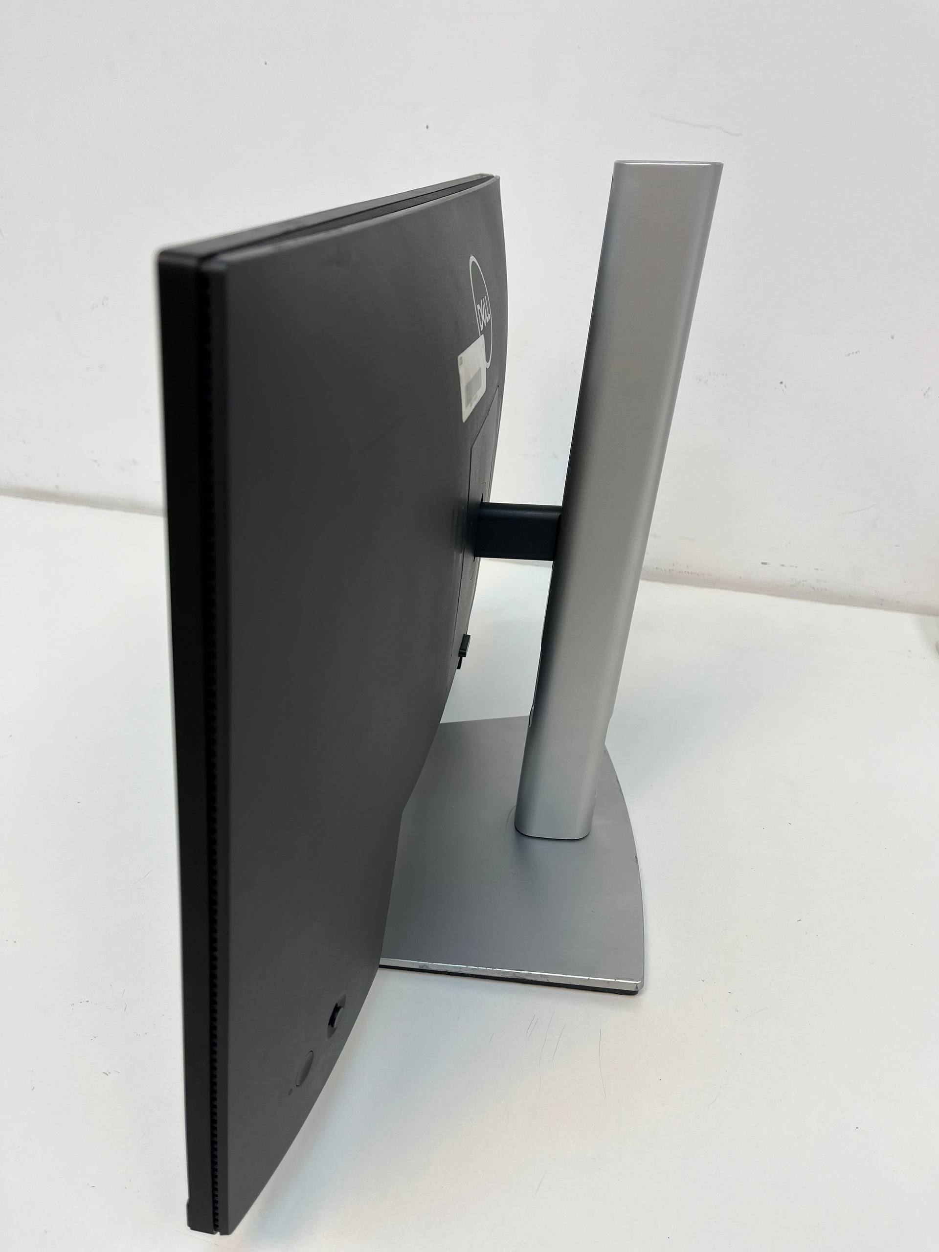 Monitor Dell P2419H Borderless - SuperSale.ae
