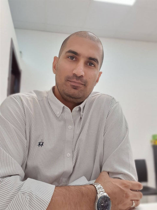Portrait of Mohammad Dolatyari, founder of SuperSale.ae and UAEPC.com